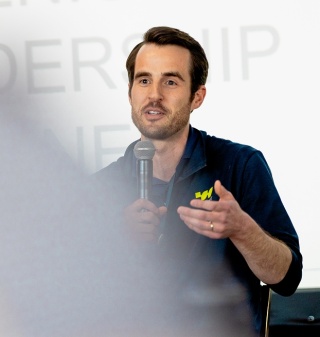 Walker xm leader speaking about customer experience management